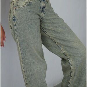 Low Rise Parallel Jeans In Sandy Blue Acid